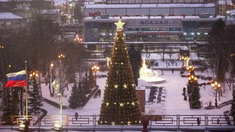 Муралы, общественные территории и световые инсталляции превращают Южно-Сахалинск в современный город