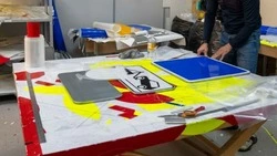 В Южно-Сахалинске продолжается выпуск дорожных знаков