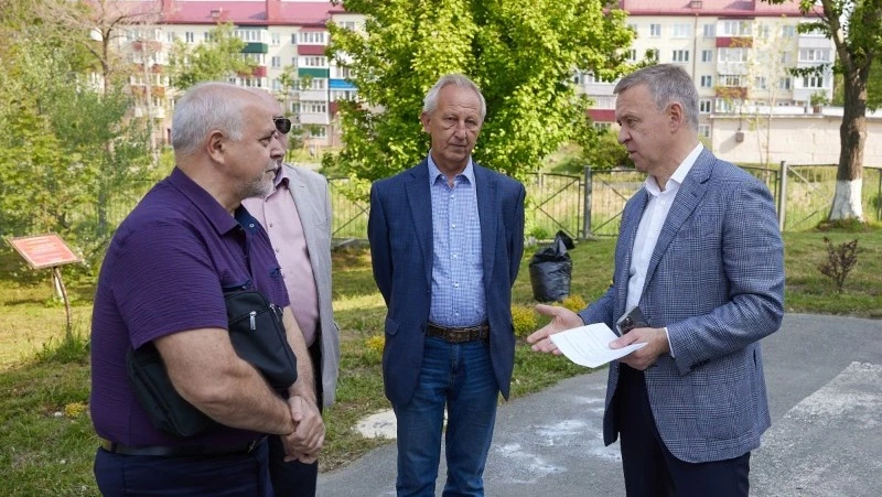 Сергей Надсадин проверил ход ремонтов в гимназии №2 и лицее №1