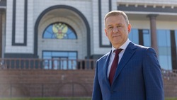 Поздравление мэра Южно-Сахалинска Сергея Надсадина с Днем России