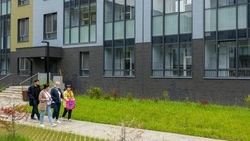 Жители старого дома в Дальнем осмотрели свою новую квартиру