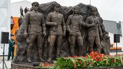 В Южно-Сахалинске торжественно открыли сквер «Щит и Меч»