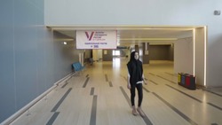 На территории аэровокзала Южно-Сахалинска в эти дни тоже работает избирательный участок 