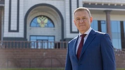 Поздравление мэра Южно-Сахалинска Сергея Надсадина с Днем России