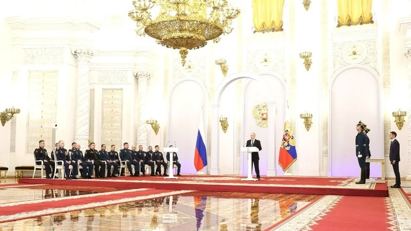 Сахалинские депутаты поддерживают решение президента РФ выдвигаться на новый срок
