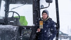Ветеран СВО Алексей Николаев помогает освобождать Южно-Сахалинск из снежного плена