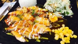 Как приготовить курицу в сливочно-сырном соусе: рецепт за 20 минут