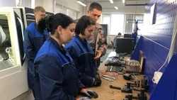 На Сахалине  готовят второй выпуск операторов станков с программным управлением 