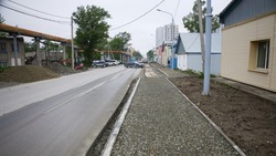 Общественники проинспектировали ремонт участка улицы Крайней