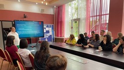 Сотрудников сахалинской библиотеки во время акции научили оказывать первую медицинскую помощь 