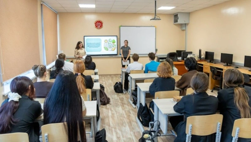 Простые шаги — чистый город: в школах Южно-Сахалинска проходят уроки раздельного сбора мусора