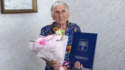95 лет жизни и труда: администрация Южно-Сахалинска чествует ветерана Нину Суняйкину